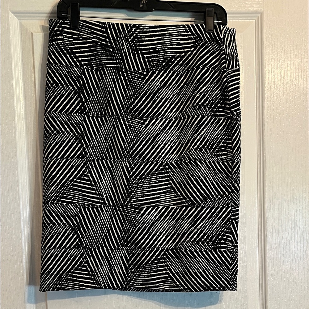 Alfani Black and White Striped Geometric Pencil Skirt
